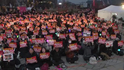성탄절에도 퇴진 촉구 집회..."평등 사회 계기 돼야" / YTN