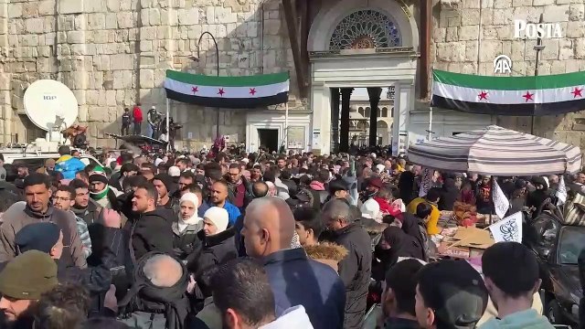 Suriye'de kundaklanan Noel ağacı yeni karar getirdi!