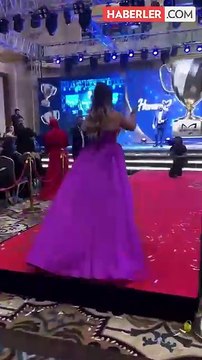 Bir hafta önce geçirdiği estetik ameliyattan sonra ölen fenomenin otopsi için mezarı açıldı