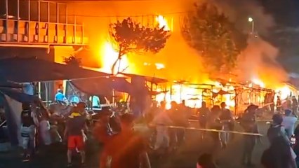 Acapulco: Triste Navidad en el puerto tras incendio en la central de abastos