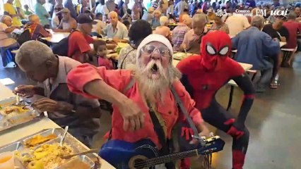 'Raul Seixas' deseja feliz Natal aos belo-horizontinos