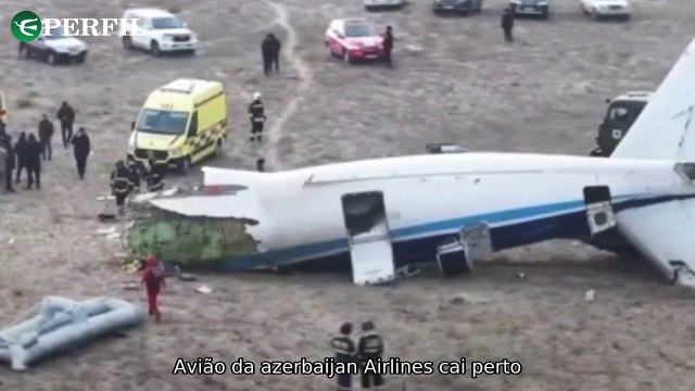 Astronautas decoram o espaço, sobreviventes de acidente aéreo e ex-CEO alega demência em notícias impactantes.