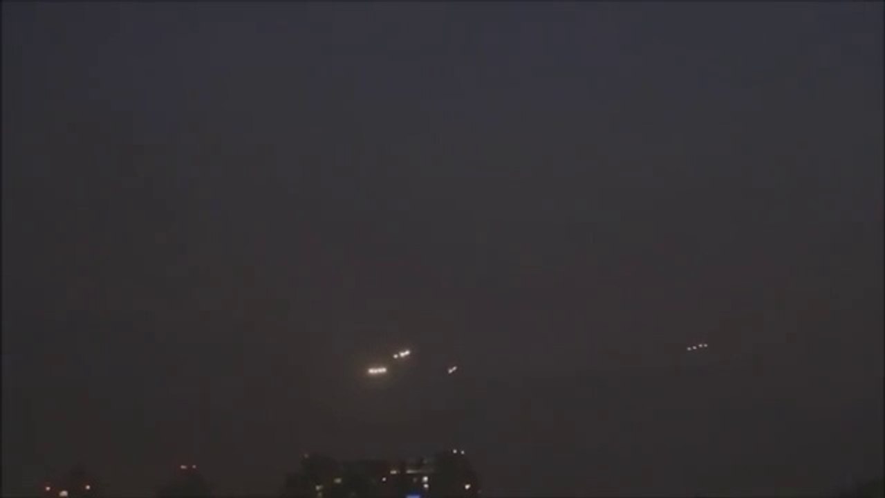 Fantastic UFO (ovni) sighting in Santiago - Chile Dec 2015