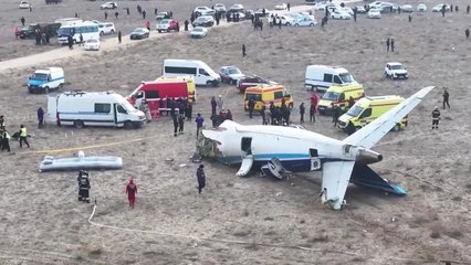 아제르 여객기 추락 67명 중 38명 사망·29명 생존..."원인 조사 중" / YTN