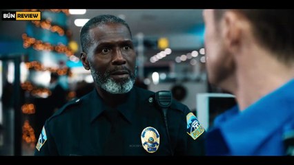 Bom virus có khả năng khiến nạn nhân xuất huyết nội tạng đến C.H.Ế.T - Review phim Carry-On 2024