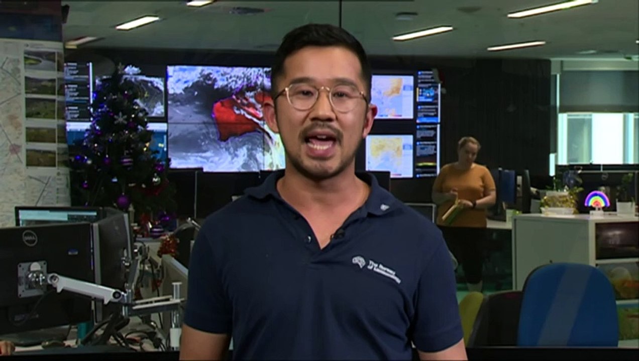 Authorities concerned about the effects of forecast wind changes on Victorian bushfires