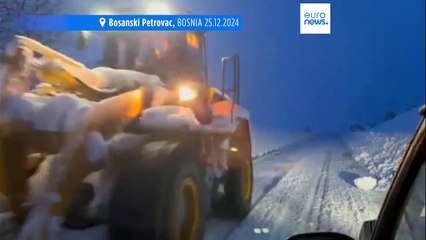 Balcani nella morsa della neve: disagi alla circolazione e interruzioni della corrente elettrica