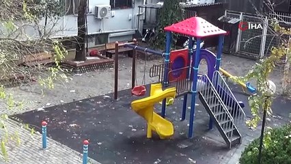 Çocuk parkında unutulan çanta, ekipleri harekete geçirdi
