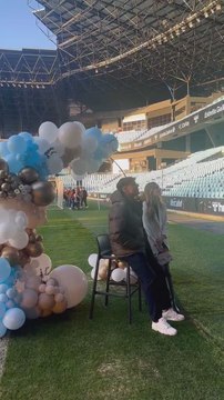 Gabri Veiga le pide matrimonio a su pareja en Balaídos