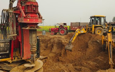 कीरतपुरा के बोरवेल में अटकी जिंदगी, अब टनल से मासूम को निकालने का प्रयास