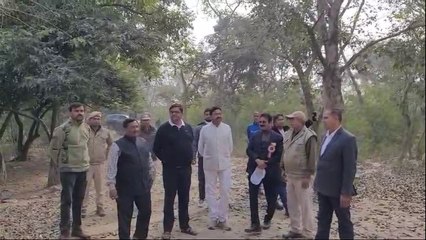 आरआर कॉलेज परिसर में वन विभाग के अधिकारियों के साथ पहुंचे वन मंत्री संजय शर्मा