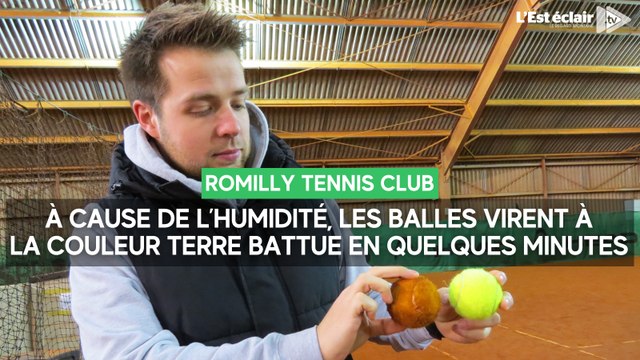 Ces balles de tennis qui virent à la couleur terre battue en quelques minutes à cause de l'humidité