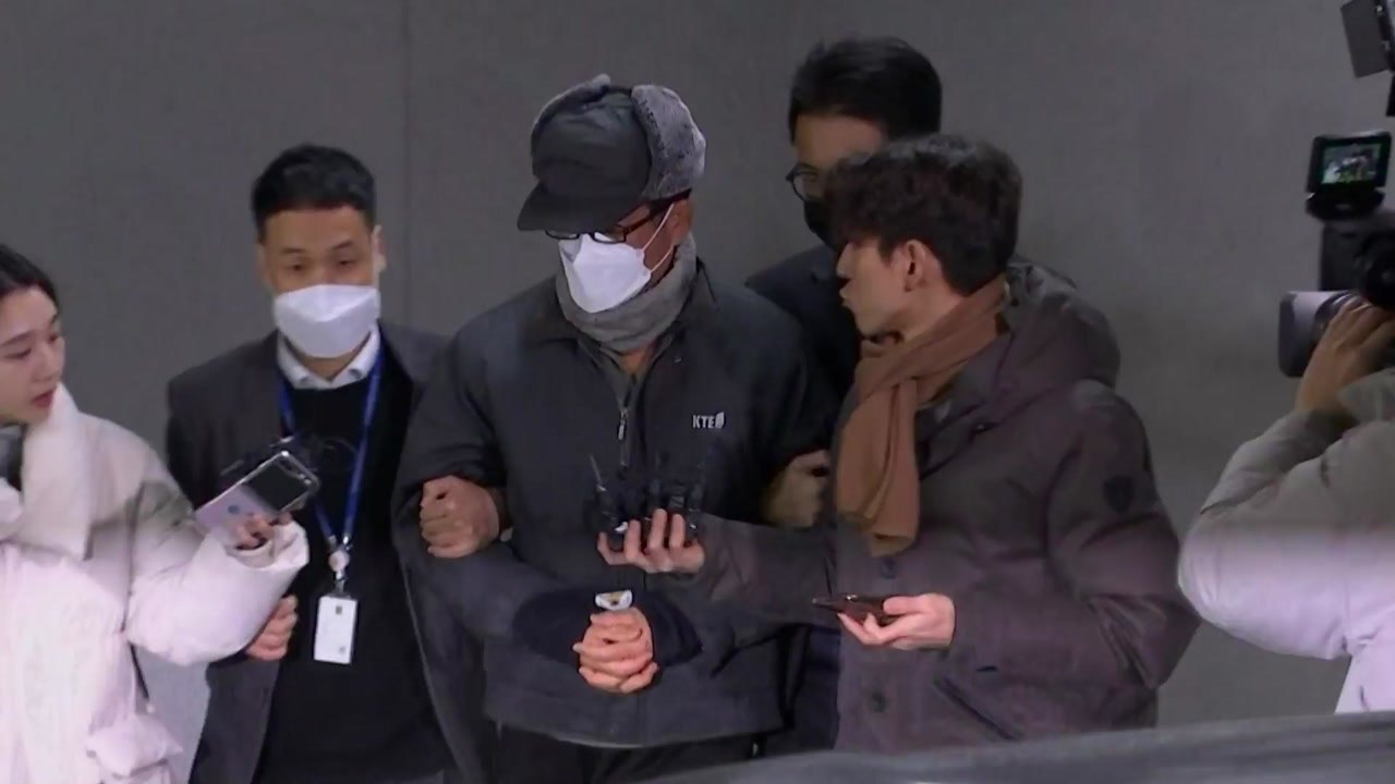'내란 비선 의혹' 노상원 첫 검찰 조사...수첩 내용 추궁 / YTN
