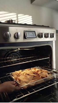 Preparamos unos deliciosos chilaquiles con Koblenz, su estufa y licuadora.