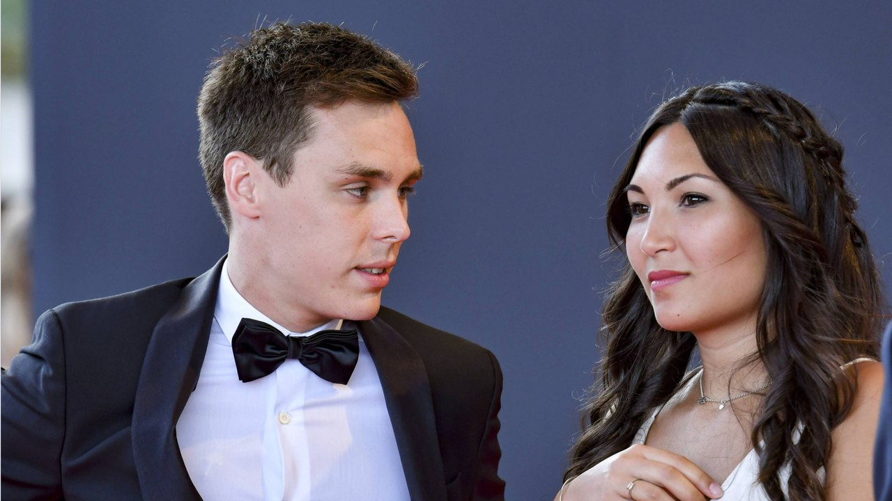 GALA VIDEO - Marie et Louis Ducruet aux anges : cette belle photo de famille avec leurs deux filles pour Noël