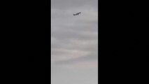 El momento en el que un avión se estrella en Kazajstán