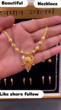 Beautiful necklace set 😍💫 #trending #gold #earrings #shortvideos #wedding