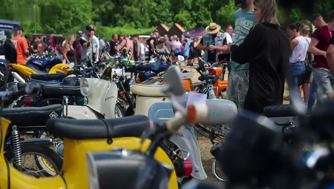 Die Simson-Bande S02E01-Simson-Treffen Suhl