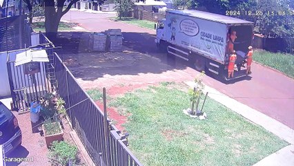 Vídeo mostra momento em que mulher morreu atropelada no Bairro Canadá
