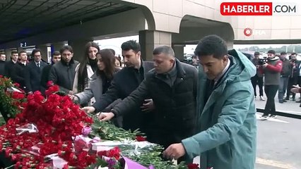 Kazakistan'daki Uçak Kazasında Sağ Kurtulan 7 Kişi Azerbaycan'a Getirildi