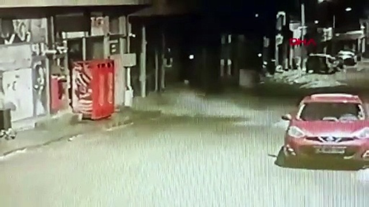 Çatıdan kar ve buz kütlesi düştü, 22 yaşındaki genç hayatını kaybetti