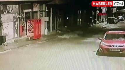 Yolda yürürken buz kütlesinin altında kalan genç, hayatını kaybetti