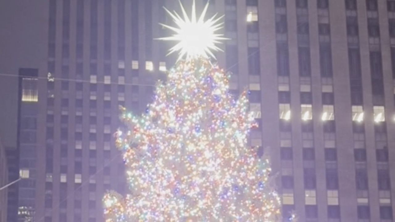 Rockefeller Christmas tree lights up at 4:30 am with no crowds around