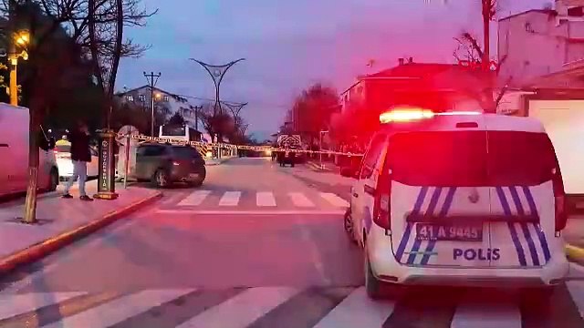 Trafik magandaları birbirine ateş açtı, yoldan geçen bir kadın yaralandı