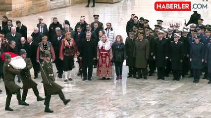 Atatürk'ün Ankara'ya Gelişinin 105'inci Yıl Dönümü... Vasip Şahin ve Mansur Yavaş Anıtkabir'i Ziyaret Etti
