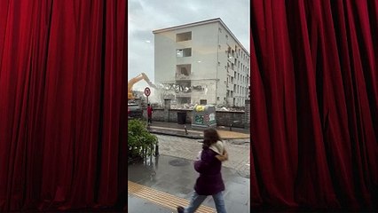 İşte Yalova Valiliği’nin Yıkılma Anı!