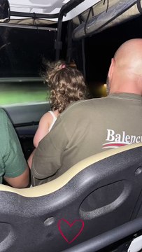 Vitaa en vacances avec son mari Hicham et leurs 3 enfants au soleil. Décembre 2024.