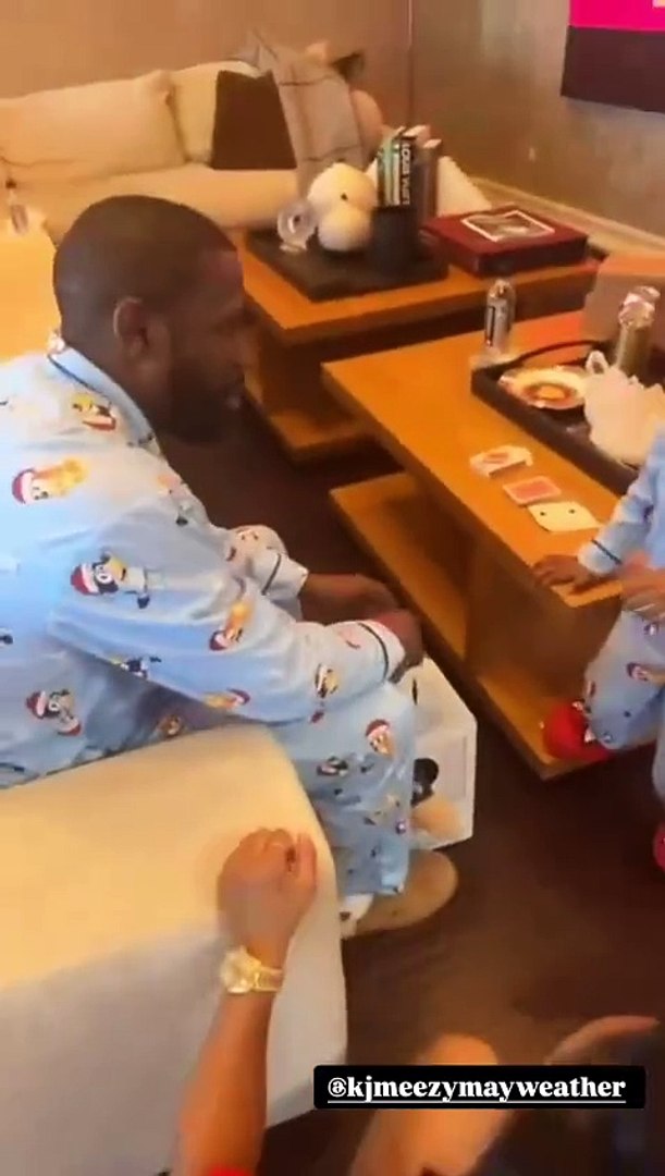 Floyd Mayweatehr gives expensive gift to son for Christmas