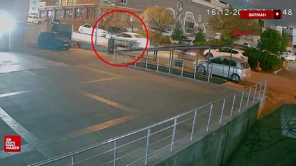 Batman'da husumetlisinin park halindeki otomobiline ateş açtı