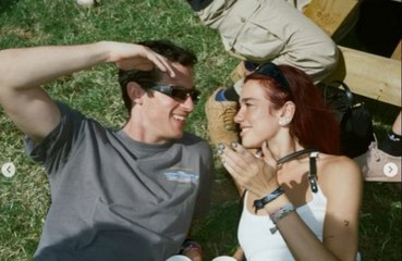 Aseguran que Dua Lipa se ha comprometido con Callum Turner