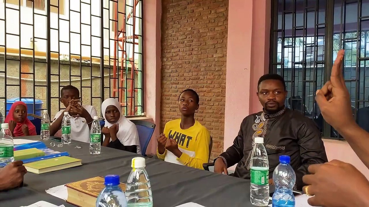 İHH, Burundi'de İşitme Engelliler için İşaret Dili Dini Kavramlar Sözlüğü oluşturuyor