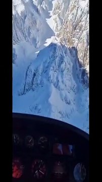 Gran Sasso, trovati i corpi dei dispersi: l'elicottero del Soccorso Alpino sul Vallone dell'Inferno