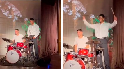 Jude Bellingham y Fede Valverde tocando el himno del Real Madrid