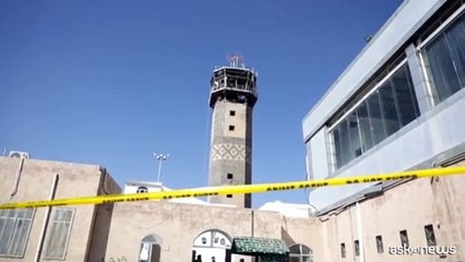 L'aeroporto di Sanaa danneggiato dopo i raid israeliani