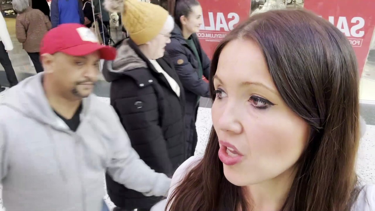 Shoppers flock to Boxing Day sales at White Rose Shopping Centre despite decline nationally