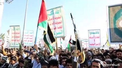 Yemen, grande manifestazione a Sanaa dopo l'attacco israeliano
