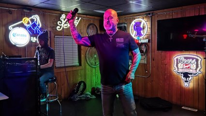 QUEEN - HAMMER TO FALL (1985 LIVE AID VERSION) PERFORMED LIVE AT SCOREZ