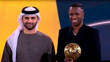 Globe Soccer Awards: Vinicius recibiendo el premio al mejor jugador del año 2024
