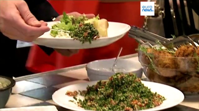 Cerca de 1500 romenos chamaram ambulâncias no Natal por problemas digestivos