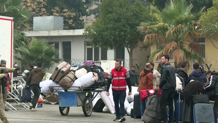 Mais de 30 mil sírios cruzaram a fronteira com a Turquia para voltar ao país de origem