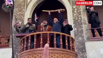 Esad'ın emrine karşı çıktığı için yıllardır esir tutulan savaş pilotuna anlamlı hediye