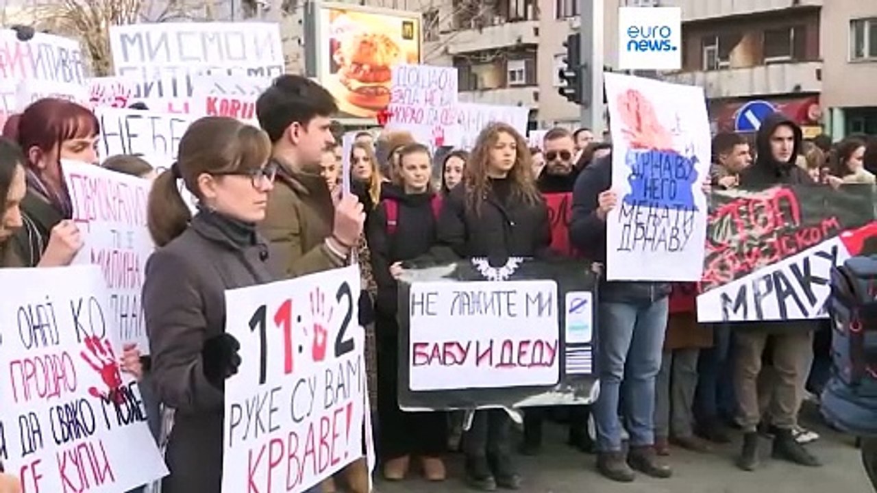 Serbia, proseguono le manifestazioni per il crollo del tetto della stazione di Novi Sad