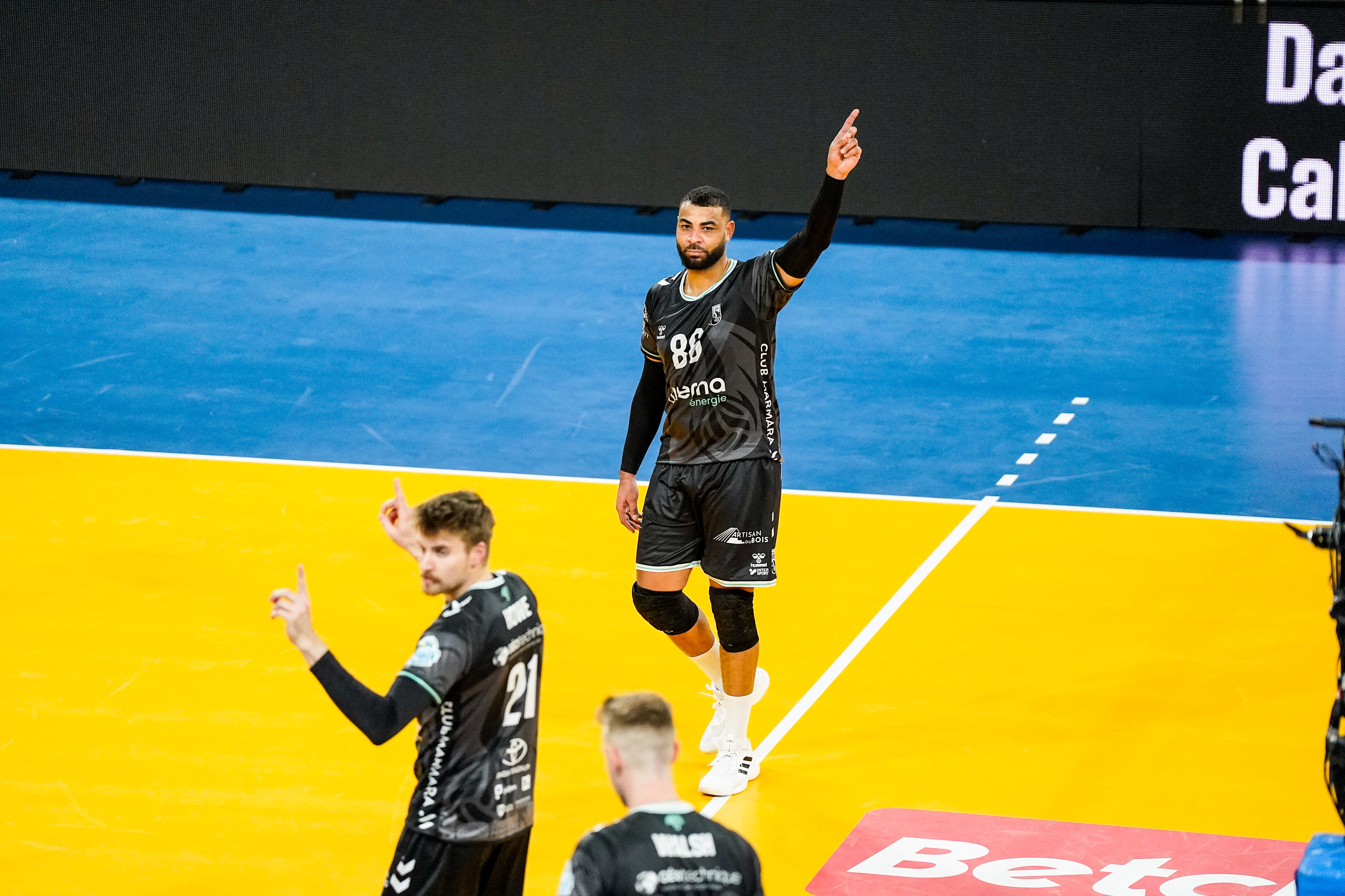 Marmara Spike League : Ngapeth quitte la France et Poitiers sur une masterclass face à Tours