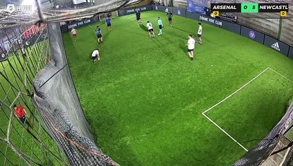 ARSENAL - NEWCASTLE 27/12 à 21:36 - Football Terrain 1 (LeFive Valenciennes)