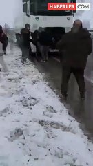 Erzincan'da yolcu otobüsü şarampole yuvarlandı! Bölgeye çok sayıda ekip sevk edildi