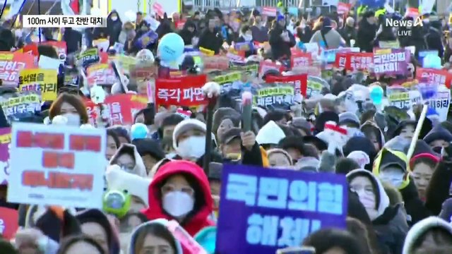 갈라진 광화문 광장…100m 간격 탄핵 찬반 집회